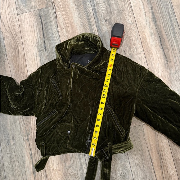 Velvet Cropped Jacket - Picture 7 of 8